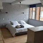 Au Passage Des Grues Bed & Breakfast 3*